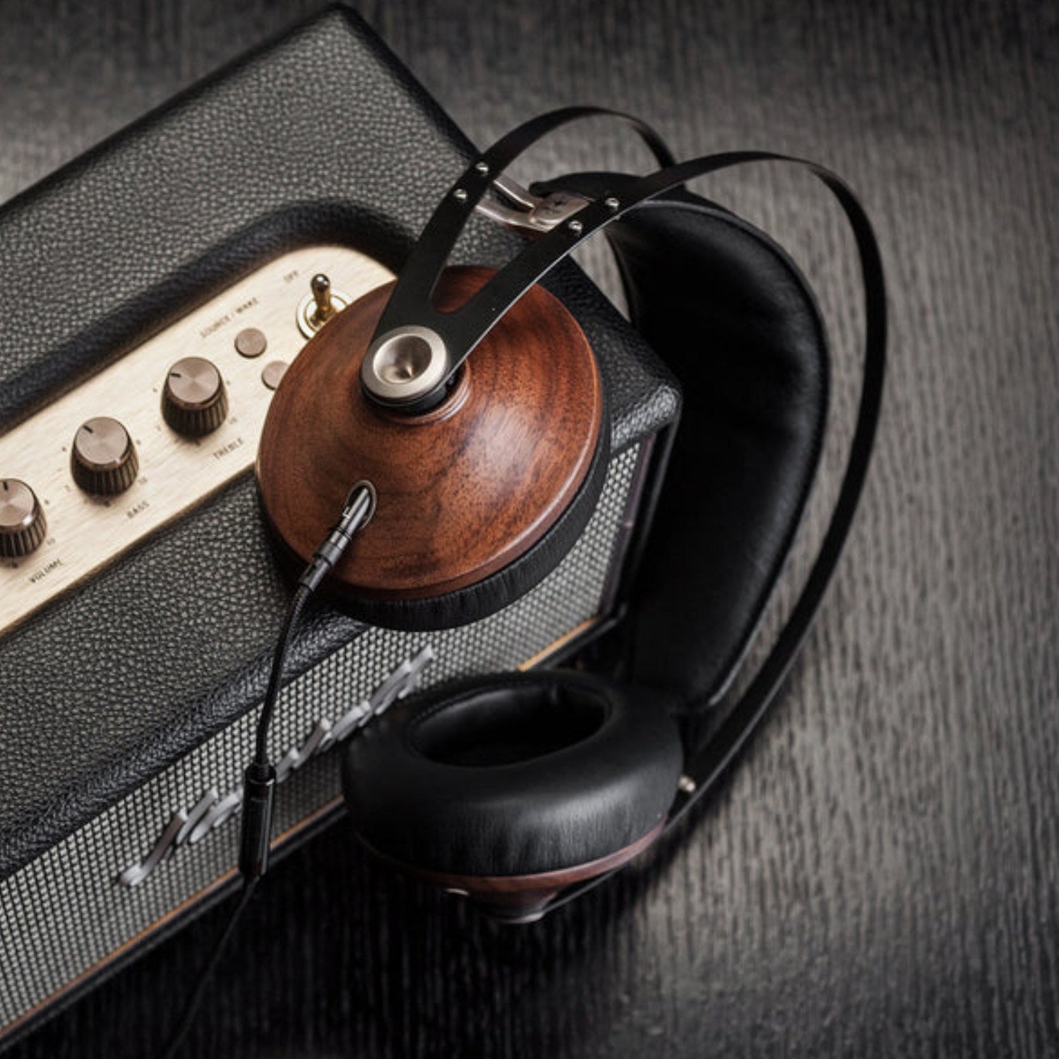 Meze 99 Classics – Walnut Wood Audiophile Headphones