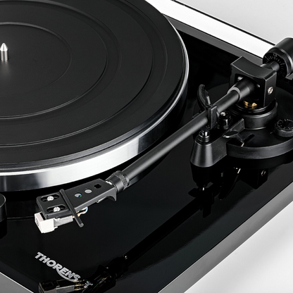 Thorens TD 201 Turntable – Belt-Drive Turntable - Open Box